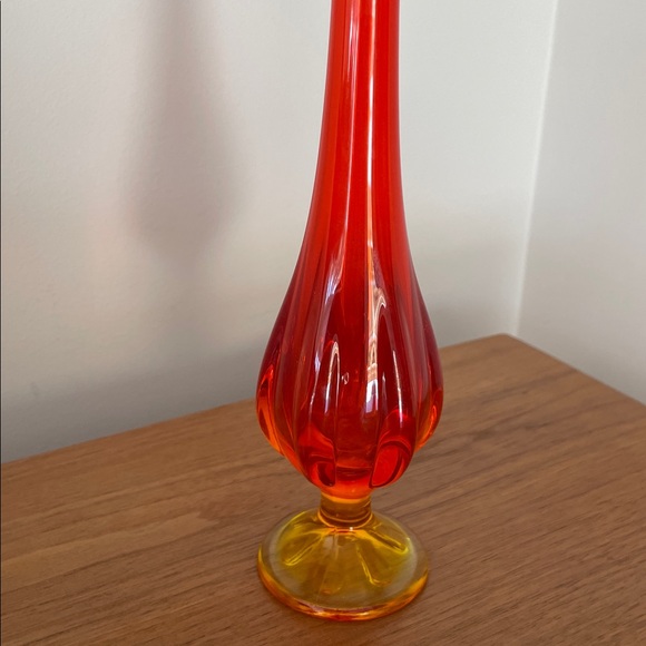 Mid- Century Modern Vase - Picture 3 of 5